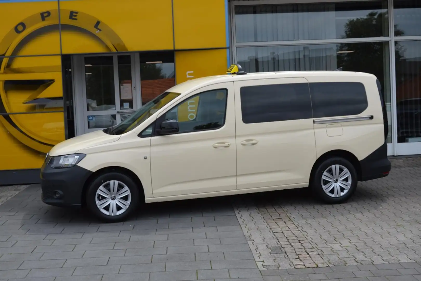 Volkswagen Caddy Maxi 2.0TDI/DSG/Taxi/sofort verfügbar/7-Sitzer bež - 2