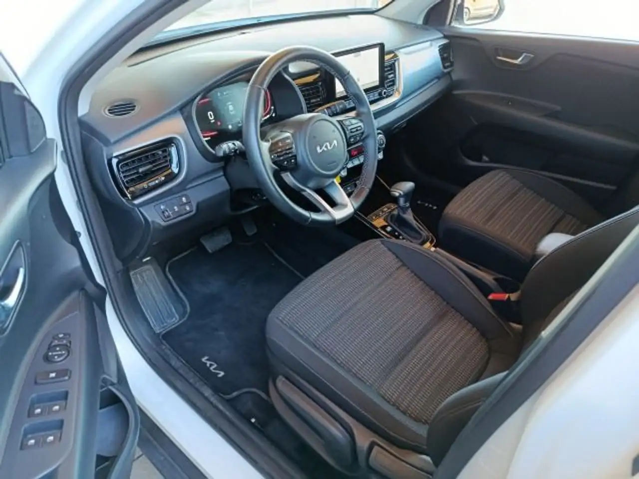 Kia Stonic STONIC 1.0T 100 DCT VISION LED 12