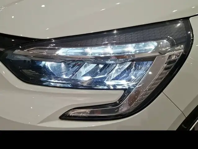 Renault Clio view 9