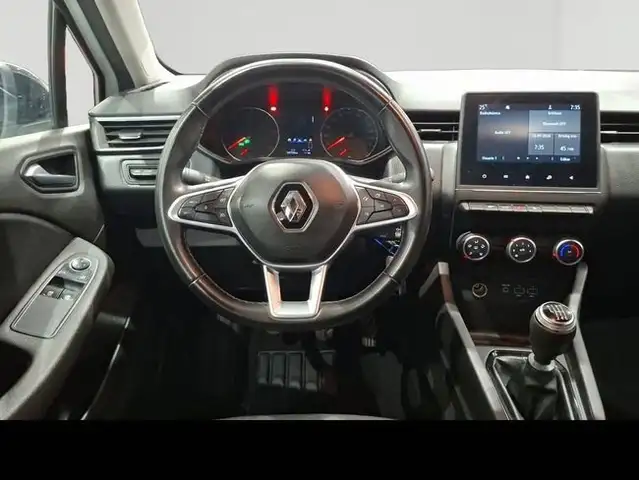 Renault Clio view 15