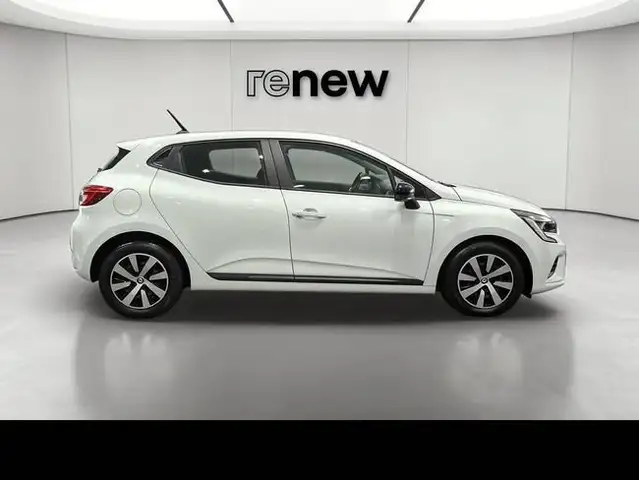 Renault Clio view 2