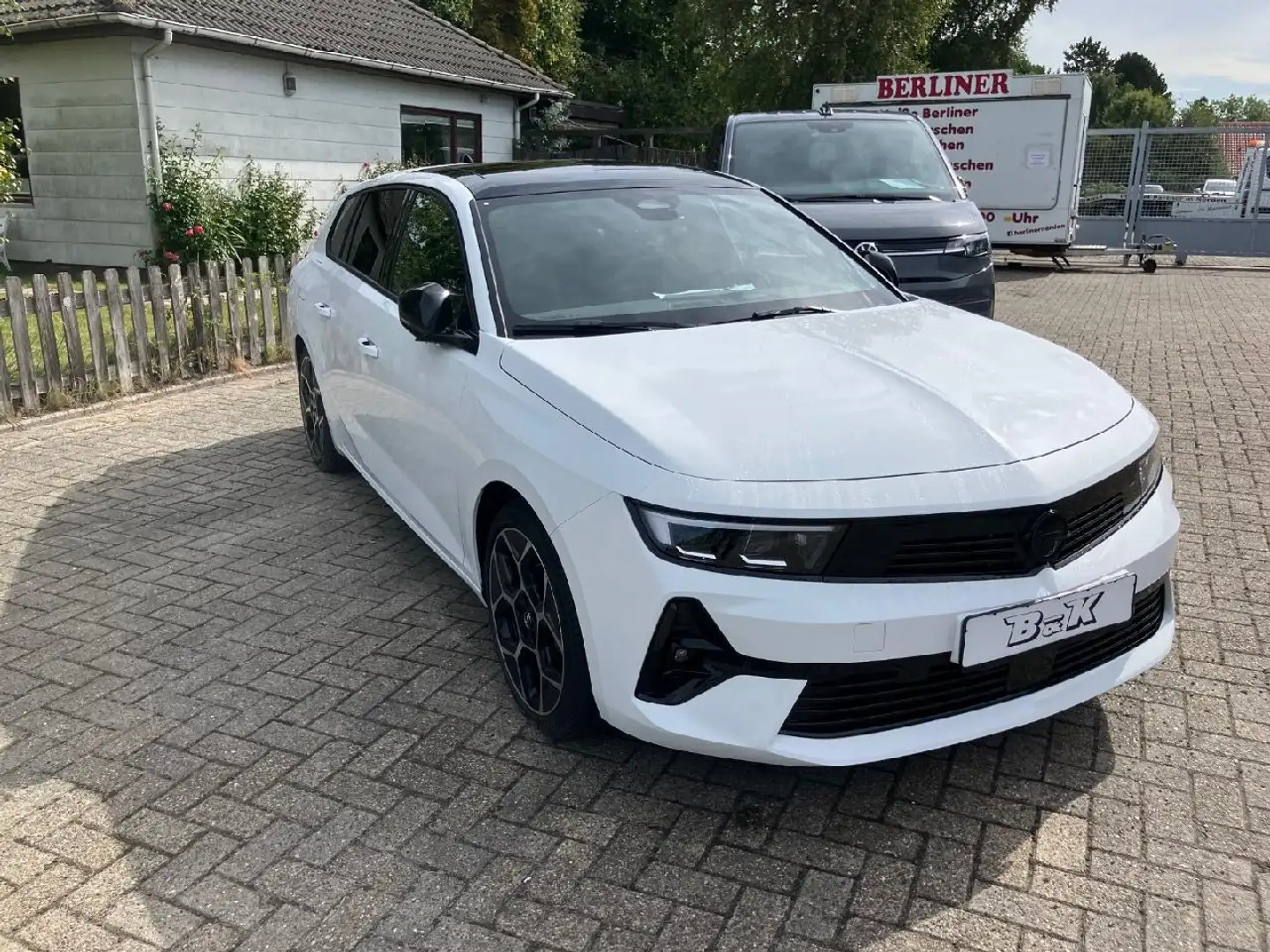 Opel Astra Ultimate Paket Weiß - 2