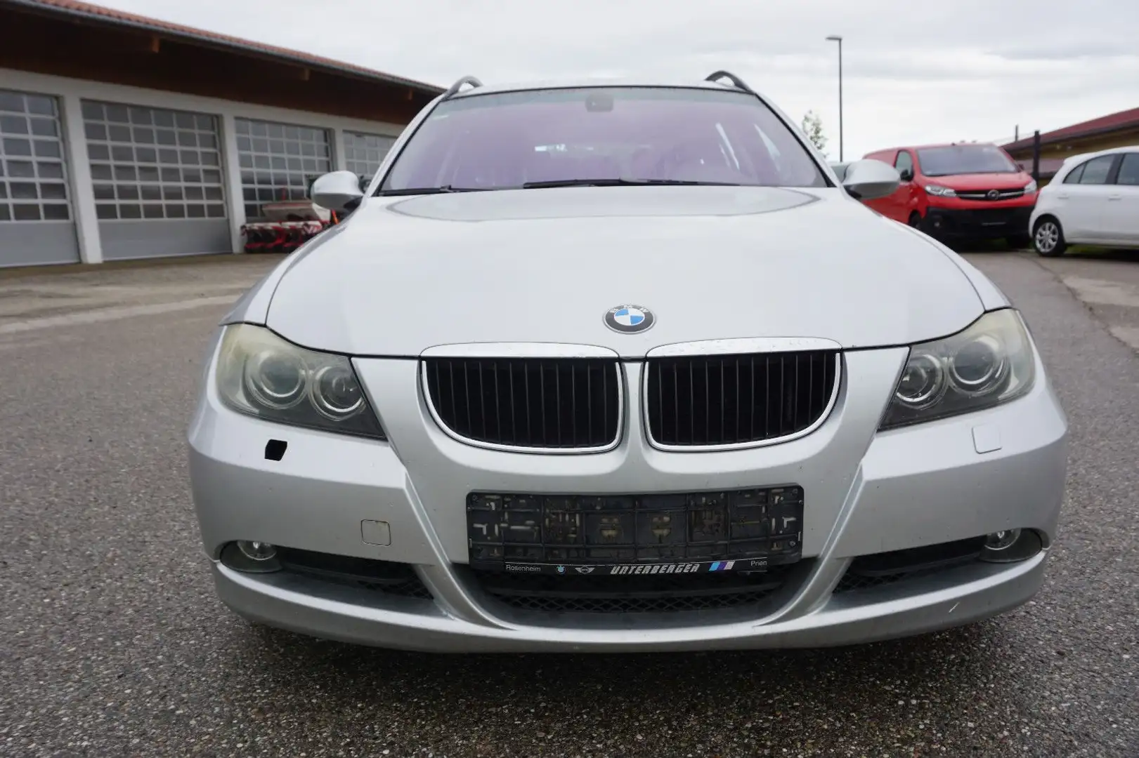 BMW 320 d Touring Klimaautom/Sitzhzg/Xenon/AHK Silber - 2
