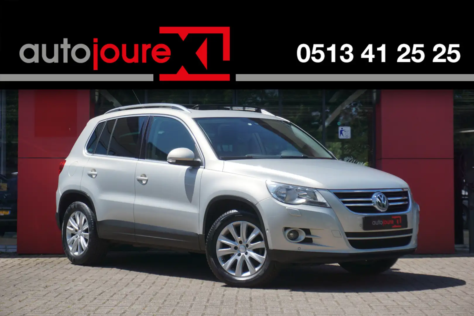 Volkswagen Tiguan 1.4 TSI Easyline | Panoramadak | Cruise Control | Grijs - 1