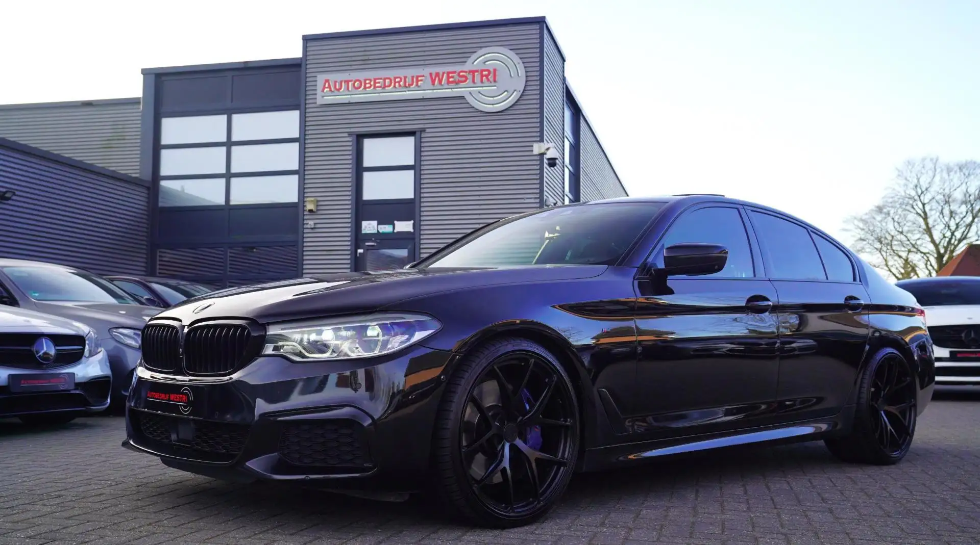 BMW M550 5-serie M550d xDrive| Schuifdak | Stoelkoeling | A Zwart - 1
