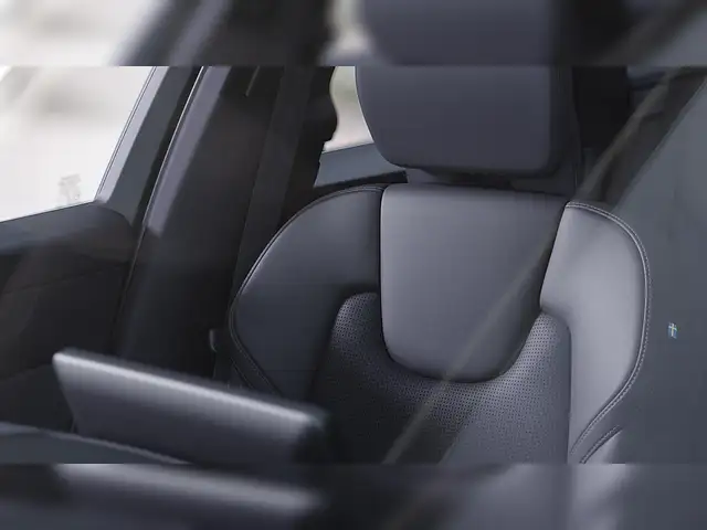 Volvo XC60 T6 Ultra Black Edition 4LIFE| Auto Stahl Wien 23 Ansicht 6