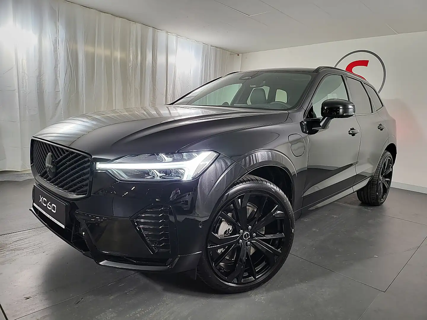 Volvo XC60 T6 Ultra Black Edition 4LIFE| Auto Stahl Wien 23 Schwarz - 1