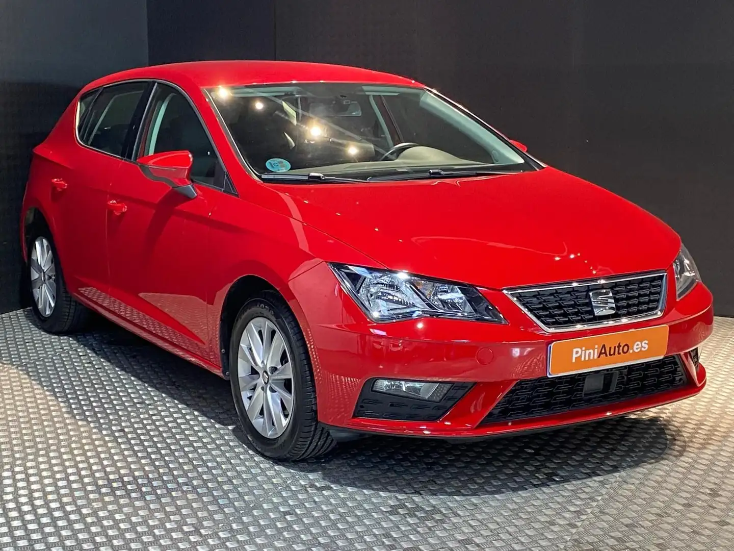SEAT Leon 1.6TDI CR S&S Style 115 Rood - 2