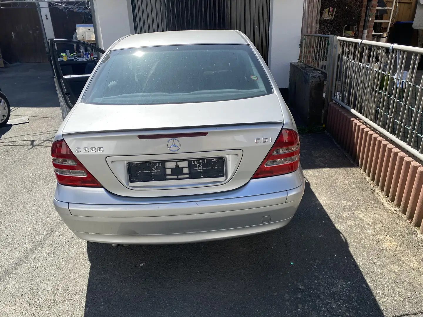 Mercedes-Benz C 220 CDI Elegance srebrna - 1