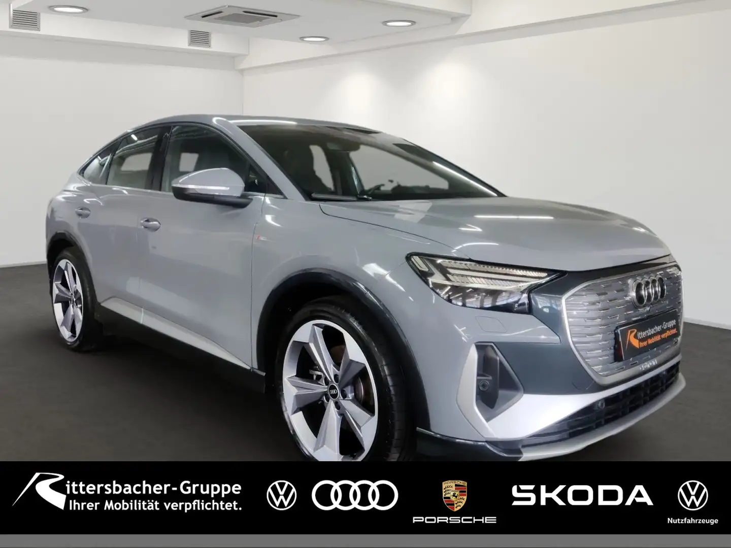 Audi Q4 e-tron 35 e-tron s-line Ext. Assistenz advanc Gris - 1