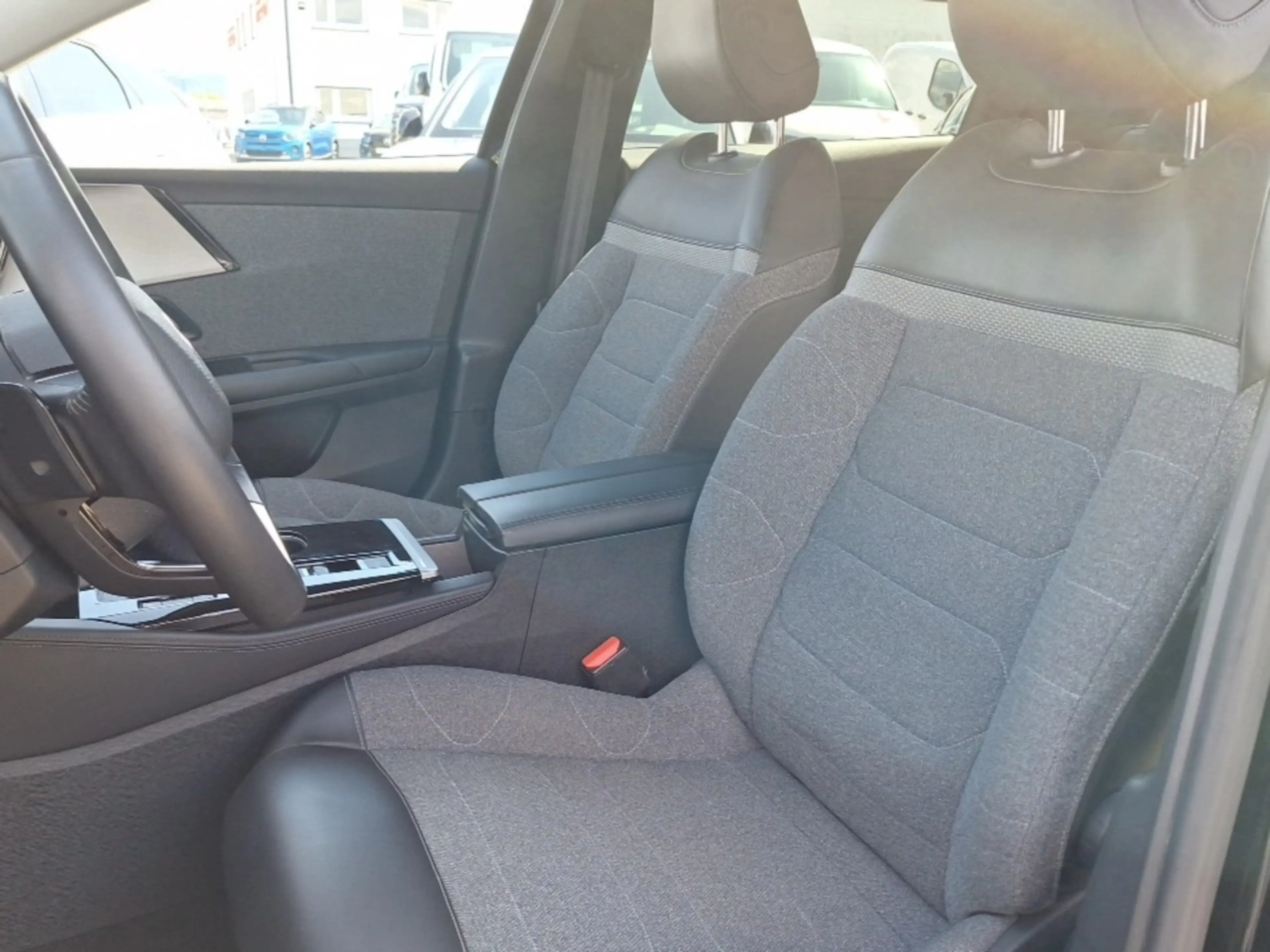 Citroen C5 X Feel Pack PT130EAT AHK Drive Assist Navi Keyless — photo 12
