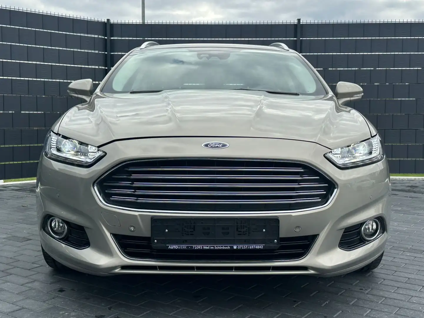 Ford Mondeo 2.0 Turnier*TITANIUM*AUTOM*LED*NAVI*SHZ* Silber - 2