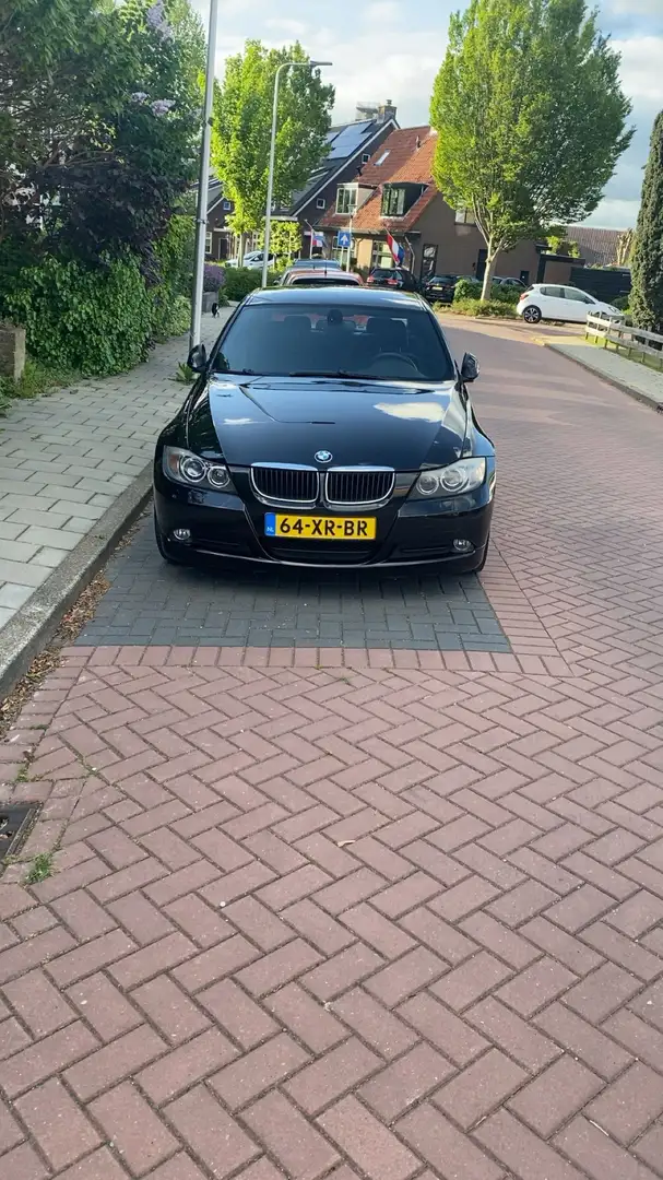 BMW 330 318i High Executive Zwart - 2
