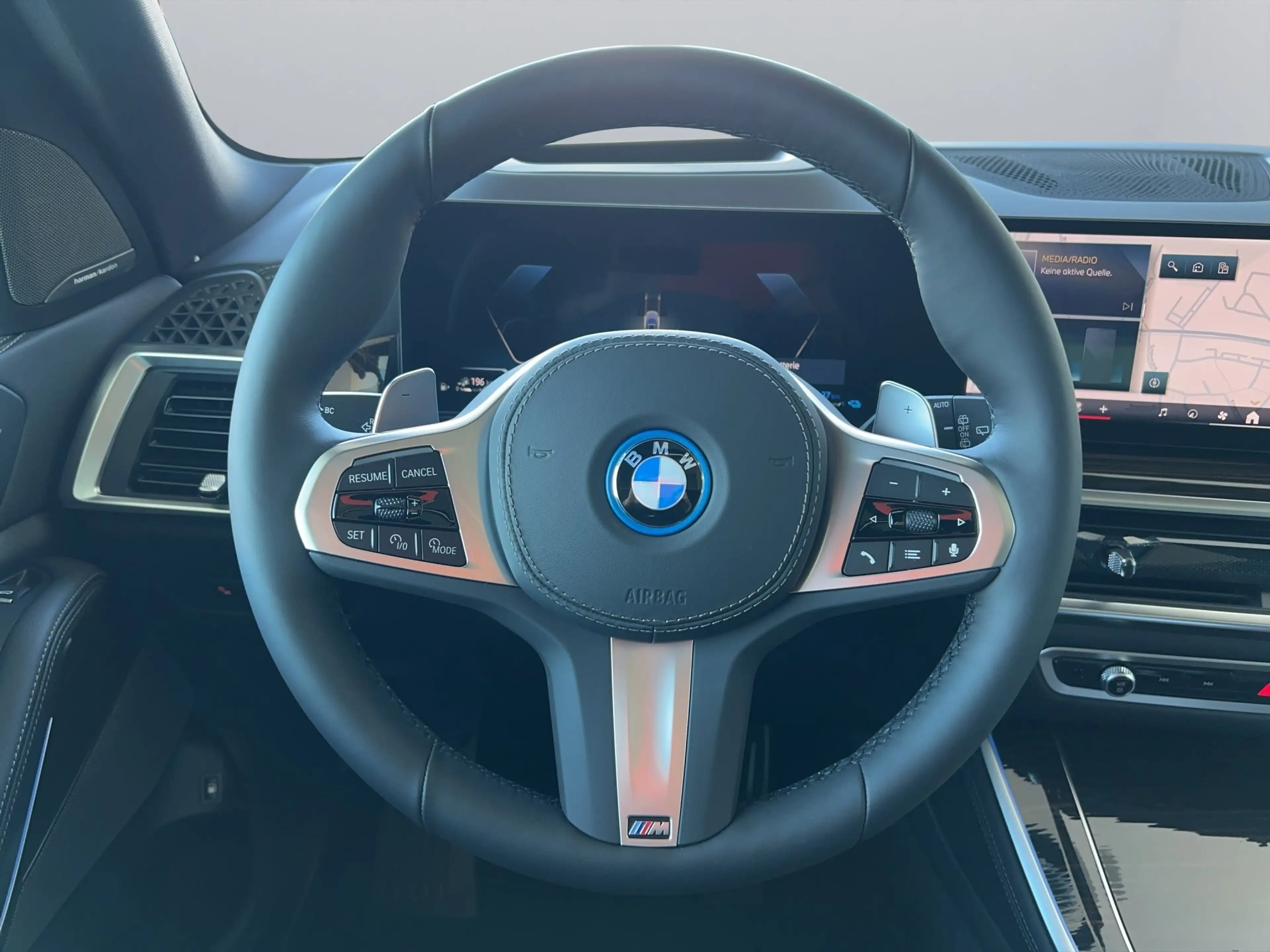 BMW X5 xDrive50e M-Paket ACC 360° AHK Pano LUFT — photo 12