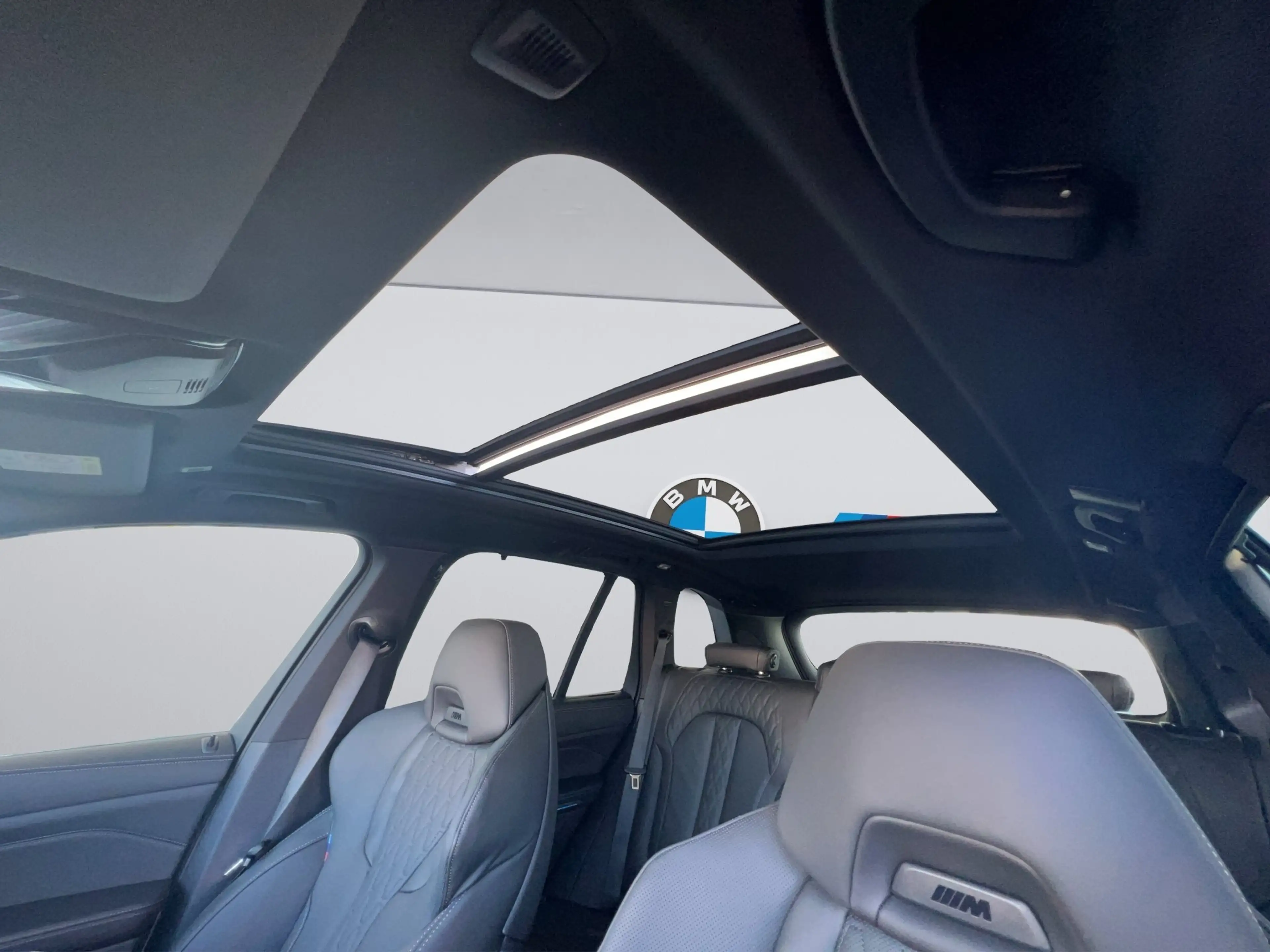 BMW X5 xDrive50e M-Paket ACC 360° AHK Pano LUFT — photo 15