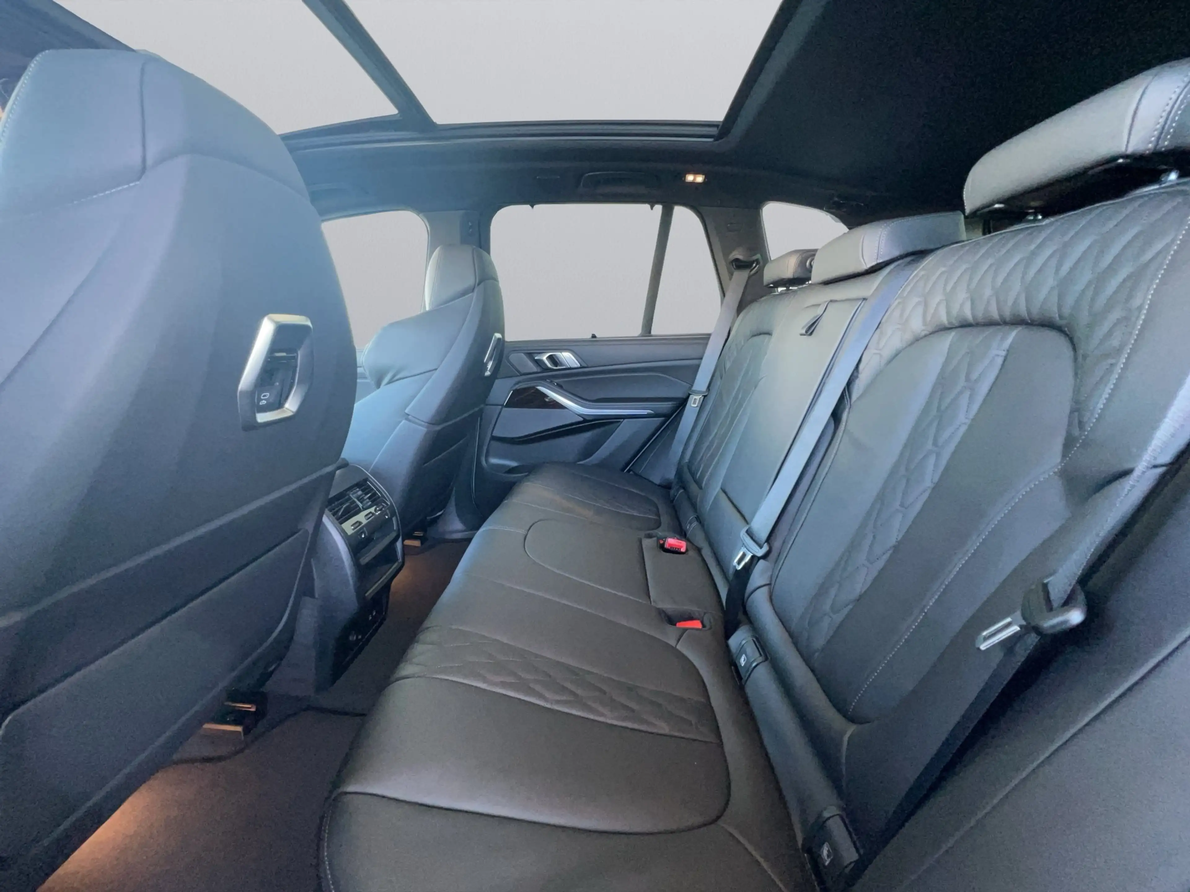 BMW X5 xDrive50e M-Paket ACC 360° AHK Pano LUFT — photo 7