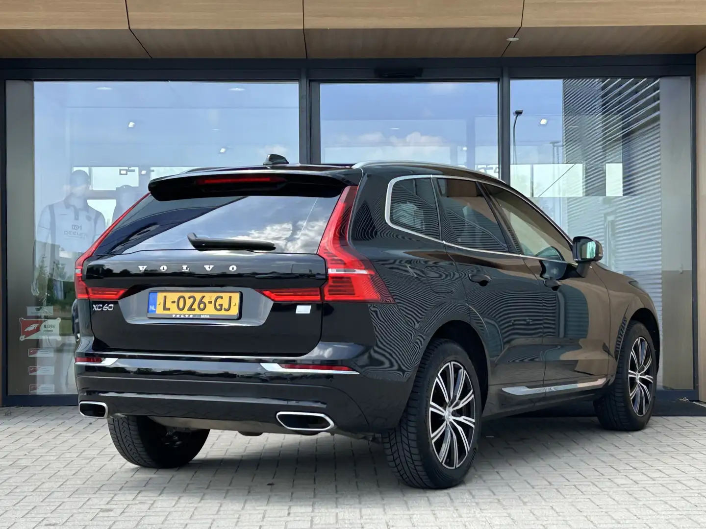 Volvo XC60 Recharge T6 AWD Business Pro | Panoramadak Noir - 2