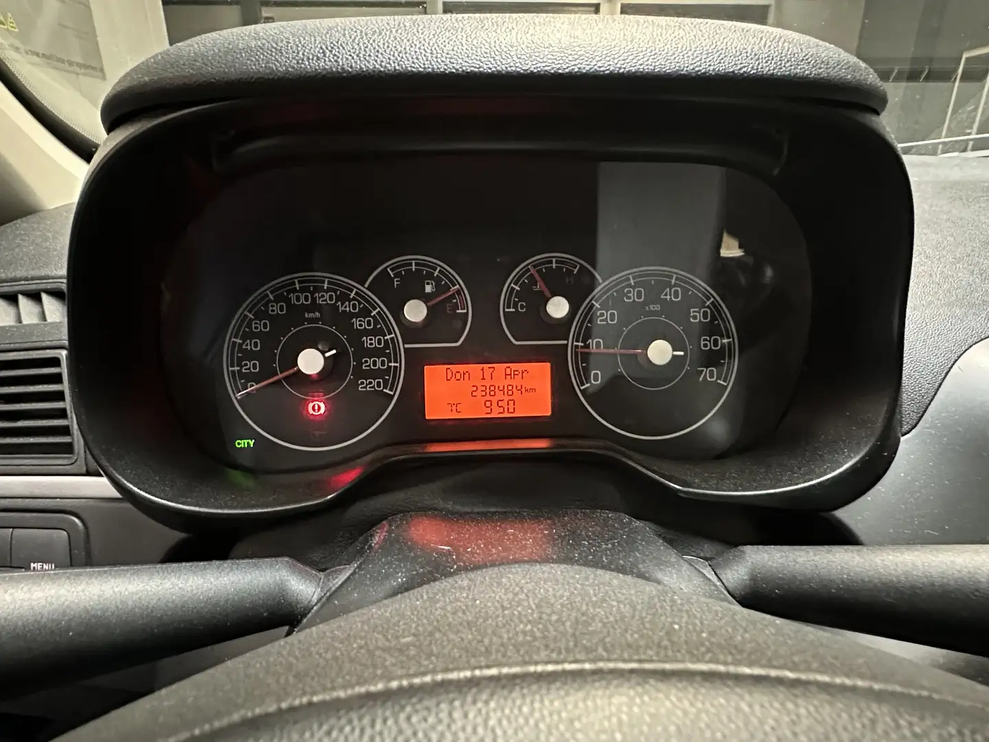 Fiat Punto 1.4 Dynamic Zwart - 2
