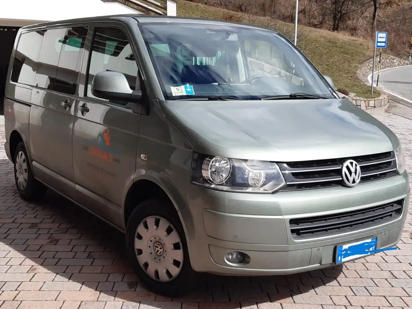 Volkswagen T5 Caravelle Caravelle Kurz Trendline Verde - 2