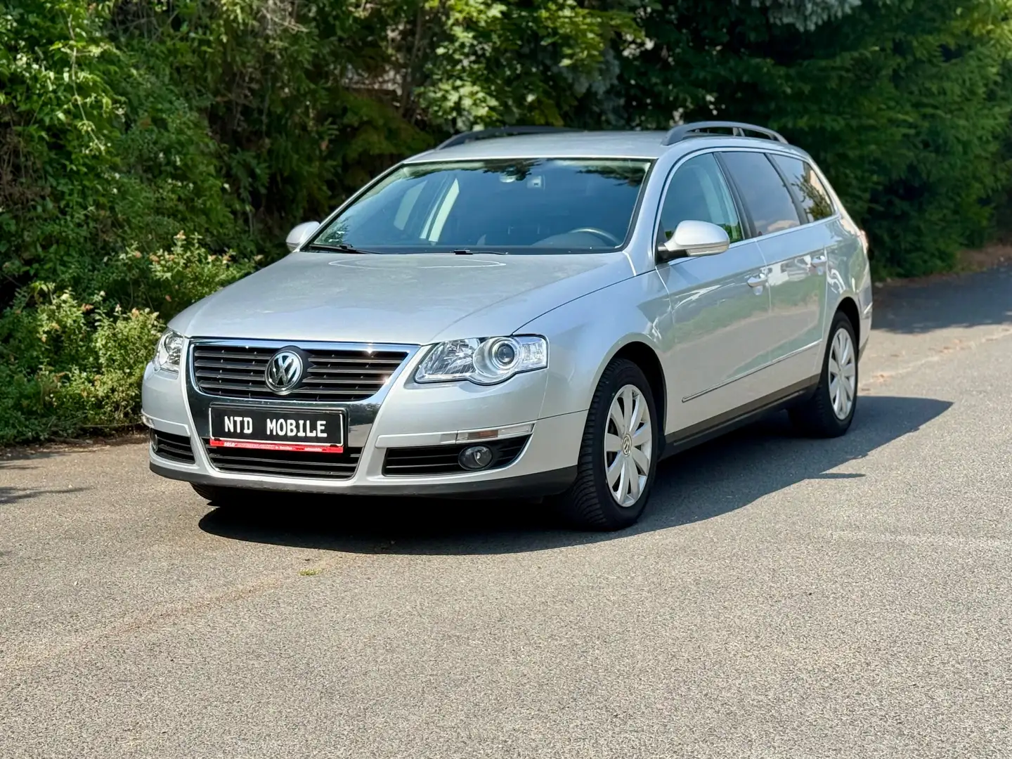 Volkswagen Passat Variant 2.0 TDI 170 PS Comfortline Silber - 2