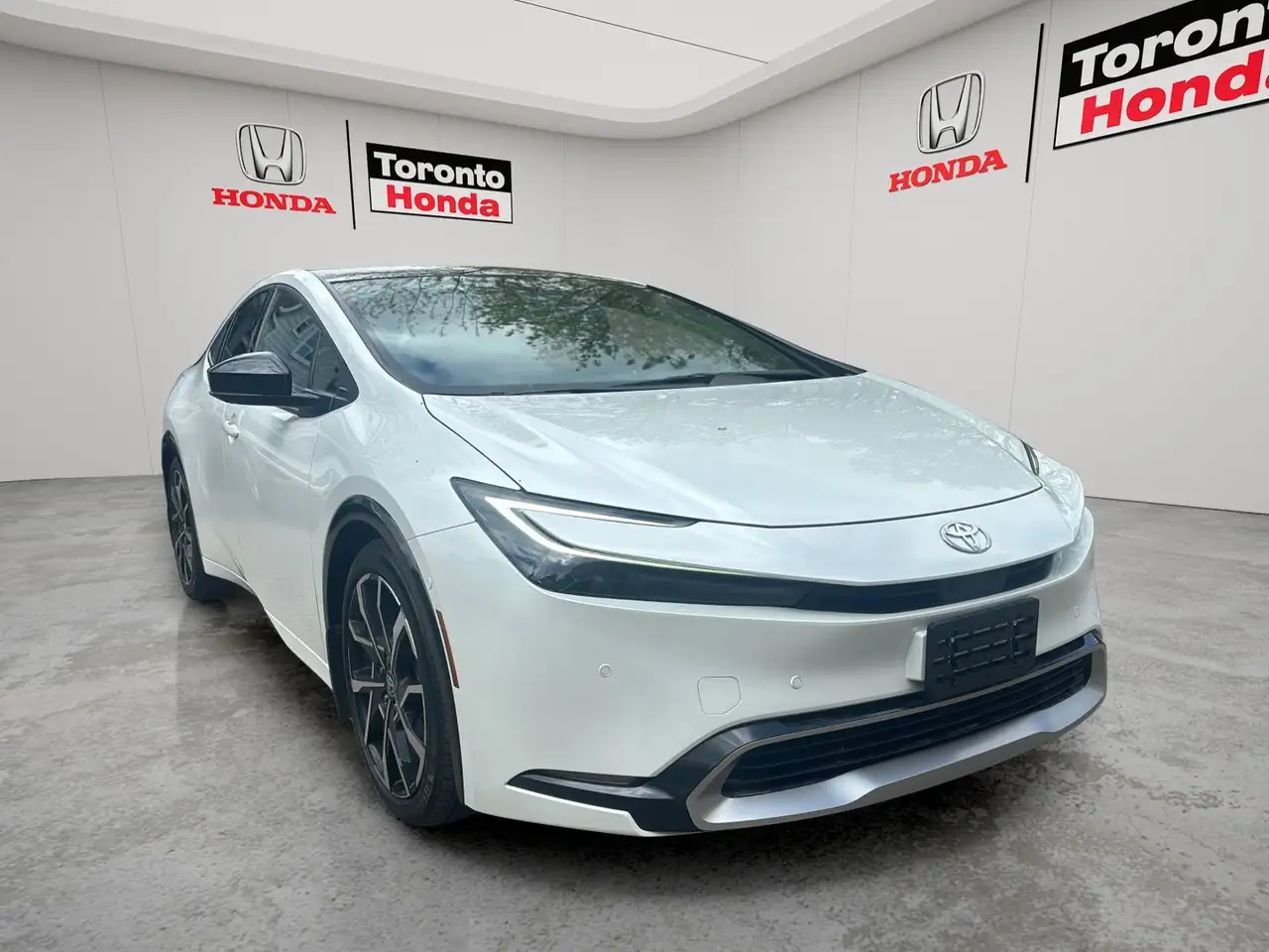 Toyota Prius Prime снимка Toyota Prius Prime