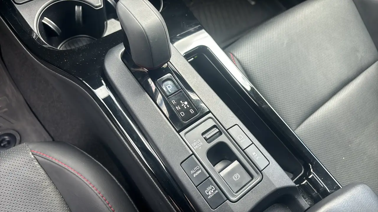 Toyota Prius Prime снимка Toyota Prius Prime