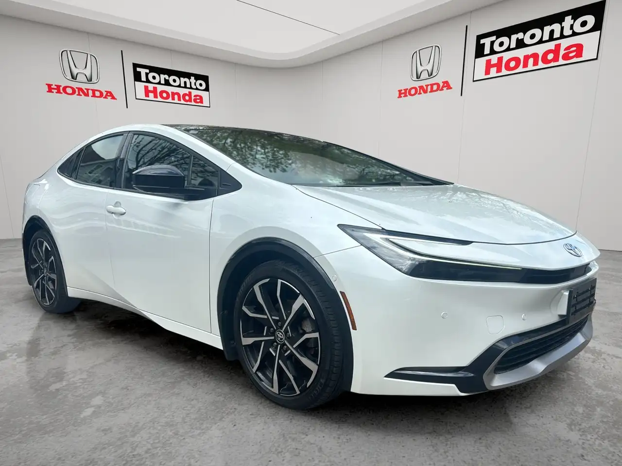 Toyota Prius Prime снимка Toyota Prius Prime