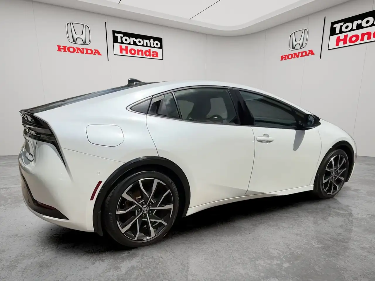 Toyota Prius Prime снимка Toyota Prius Prime