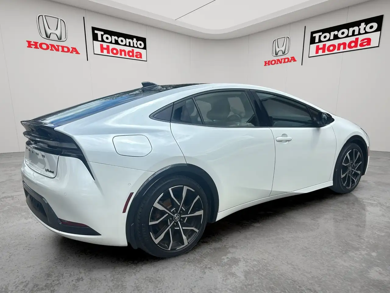 Toyota Prius Prime снимка Toyota Prius Prime
