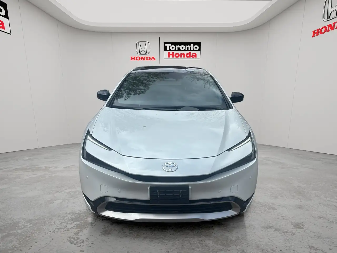 Toyota Prius Prime снимка Toyota Prius Prime