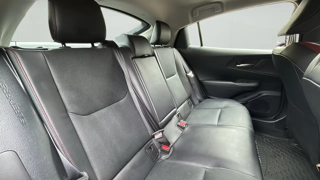 Toyota Prius Prime снимка Toyota Prius Prime