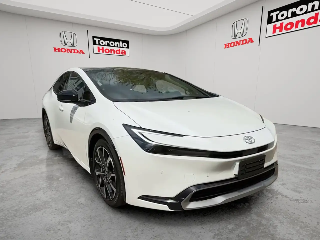 Toyota Prius Prime снимка Toyota Prius Prime