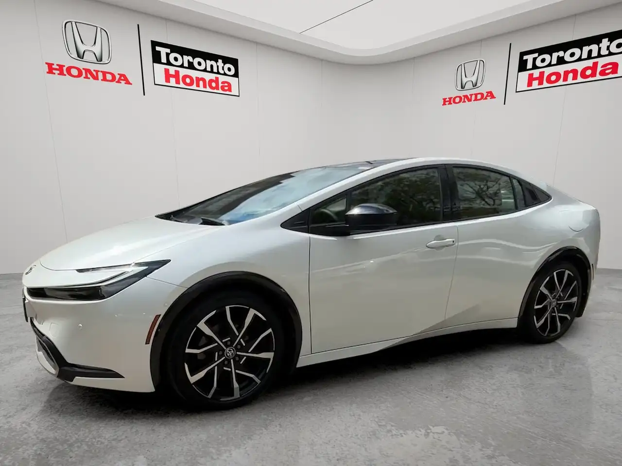 Toyota Prius Prime снимка Toyota Prius Prime