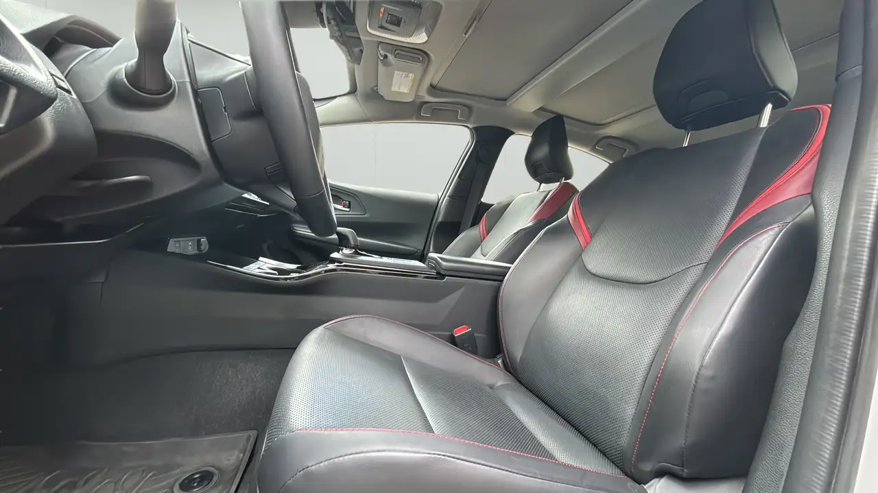 Toyota Prius Prime снимка Toyota Prius Prime