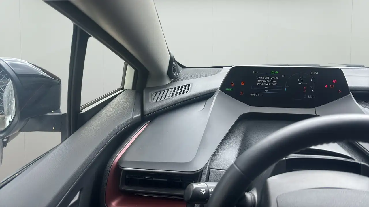 Toyota Prius Prime снимка Toyota Prius Prime