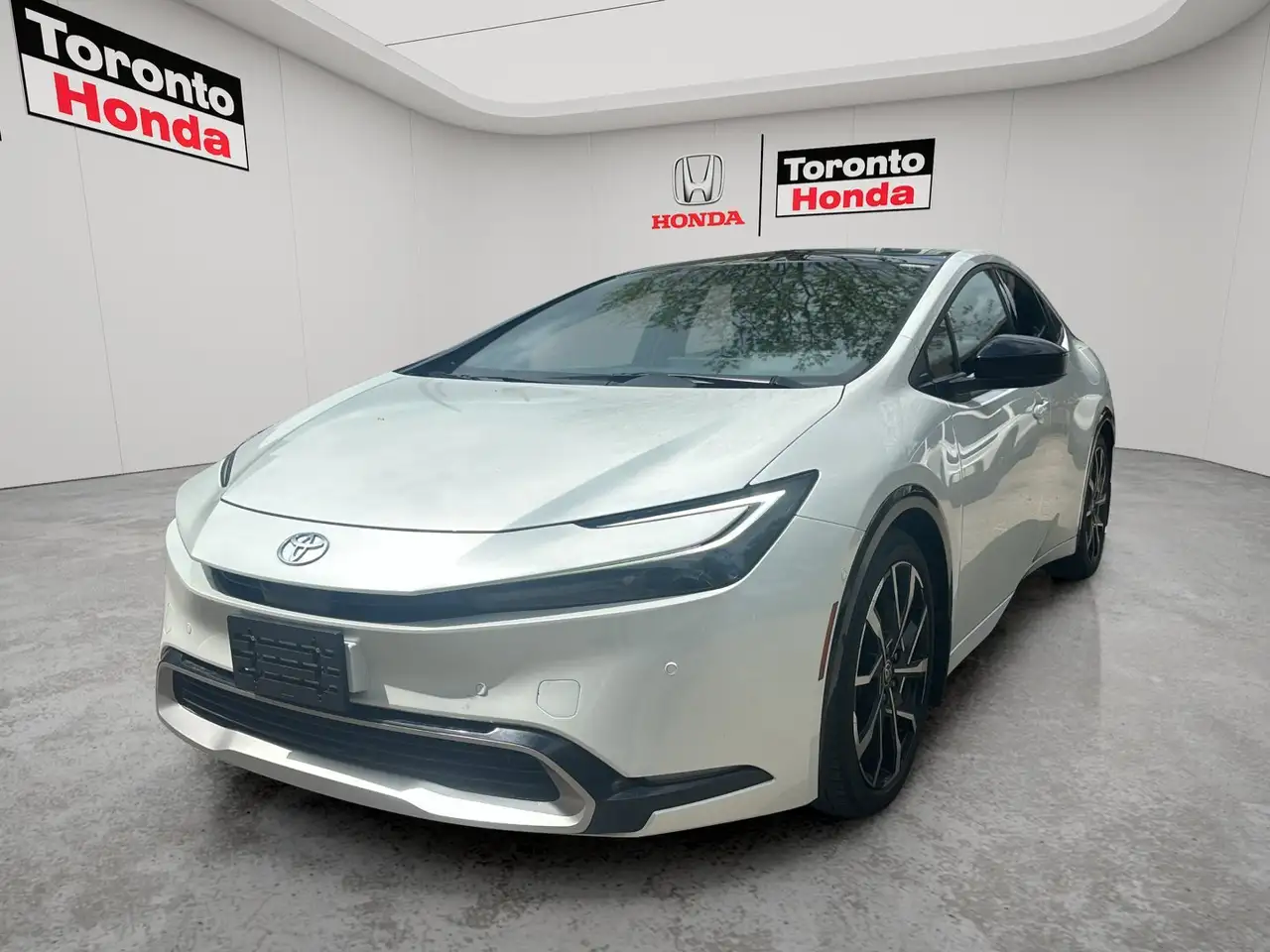 Toyota Prius Prime снимка Toyota Prius Prime