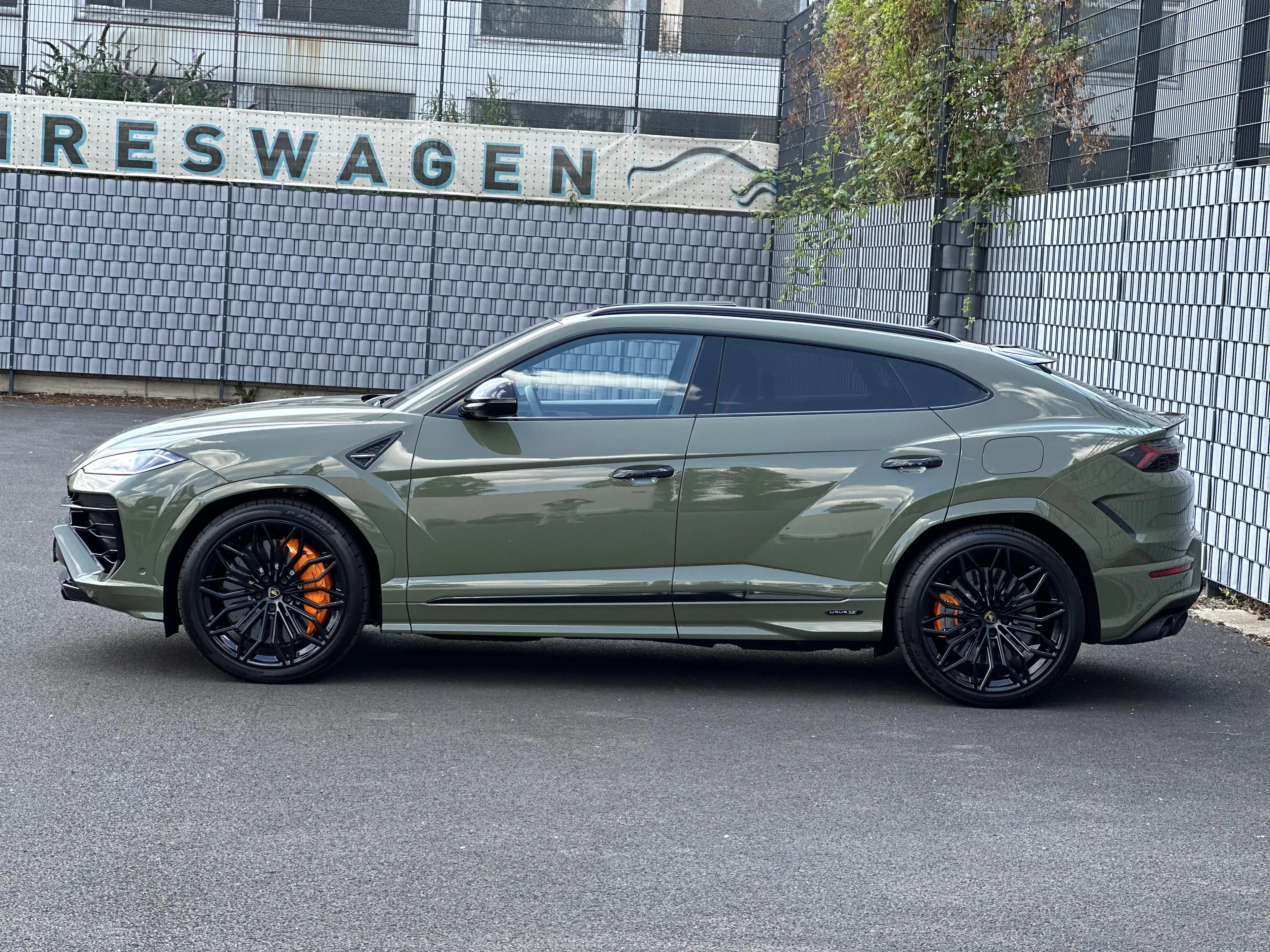 Lamborghini Urus SE HYBRID/STYLE-PACKAGE/PANORAMA/B&O/BLACK-PAKET — photo 9