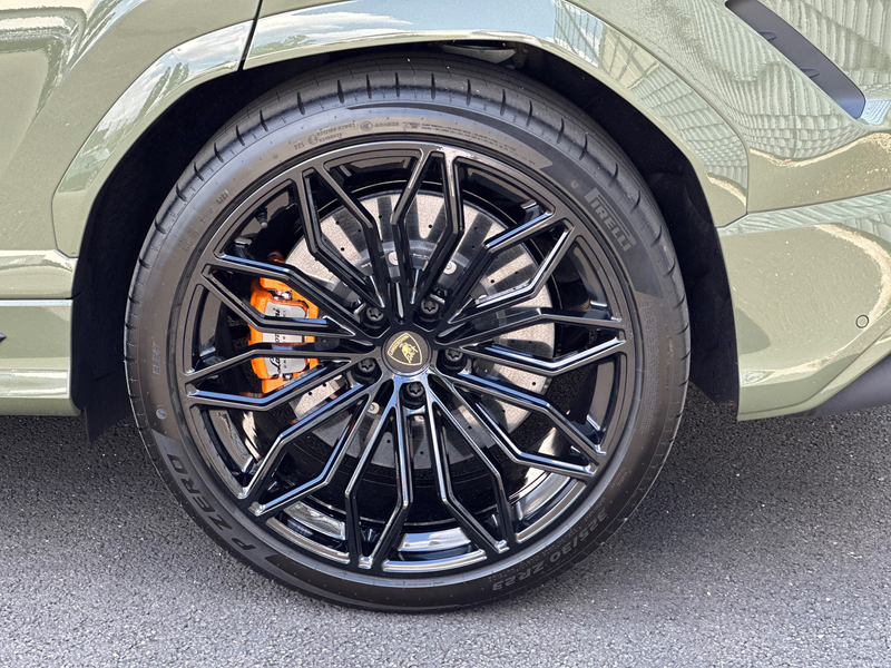 Lamborghini Urus SE HYBRID/STYLE-PACKAGE/PANORAMA/B&O/BLACK-PAKET — photo 15