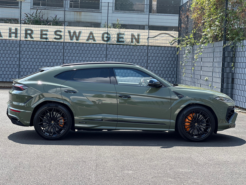 Lamborghini Urus SE HYBRID/STYLE-PACKAGE/PANORAMA/B&O/BLACK-PAKET — photo 11