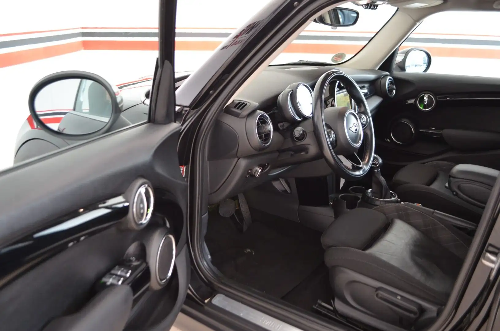 MINI Cooper Sport | Automatik | 5-Türig | Navi | LED Fekete - 2