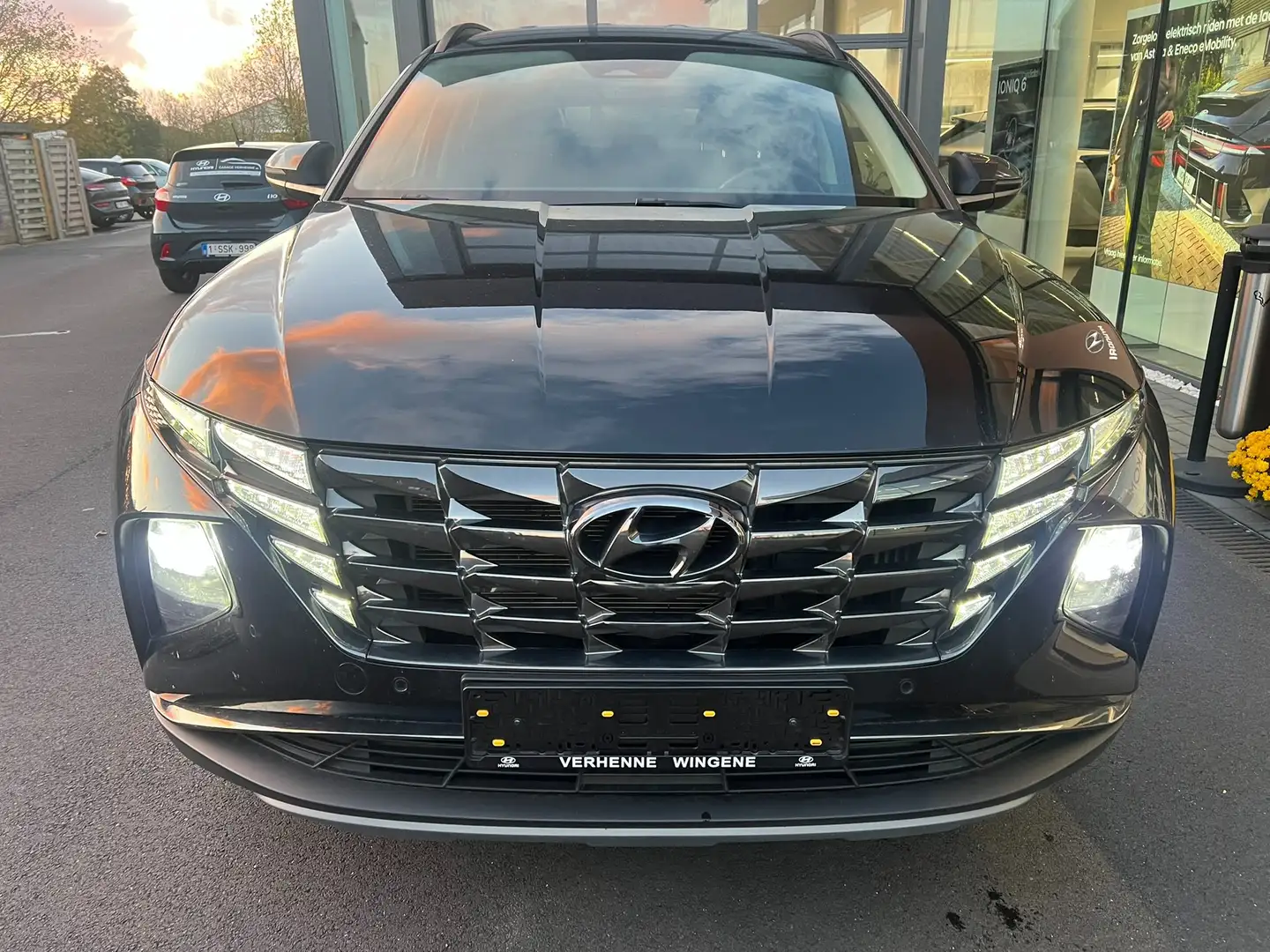 Hyundai TUCSON 1.6 T-GDi PHEV 4WD Feel UNIEKE TWEEDEHANDSWAGEN !! Zwart - 2