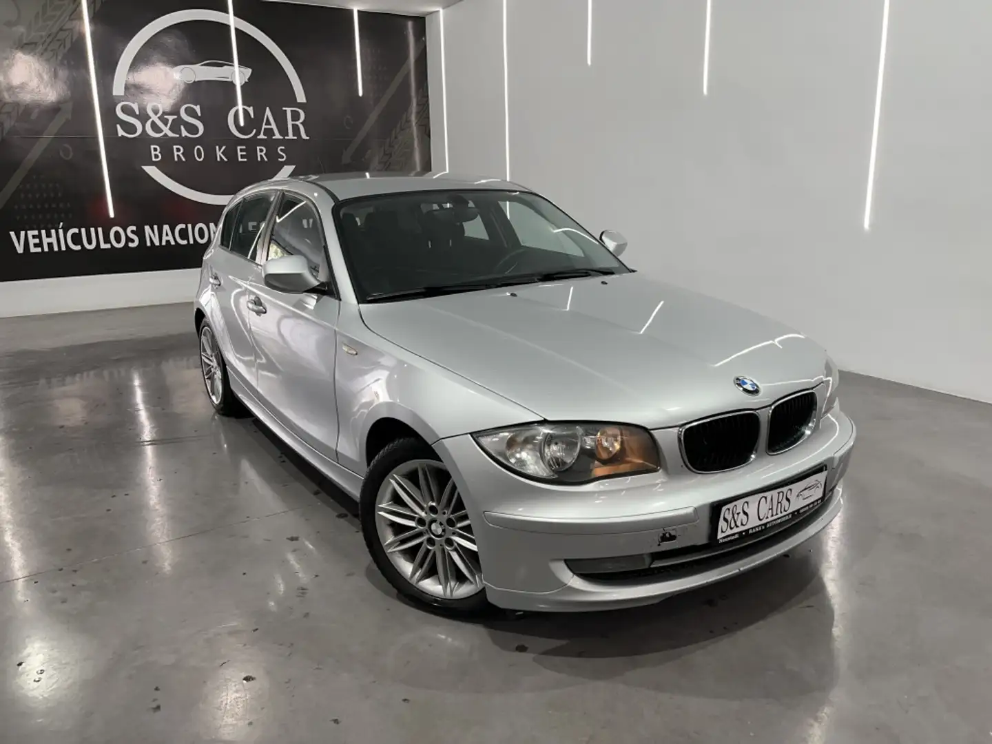 BMW 118 118dA Gris - 1