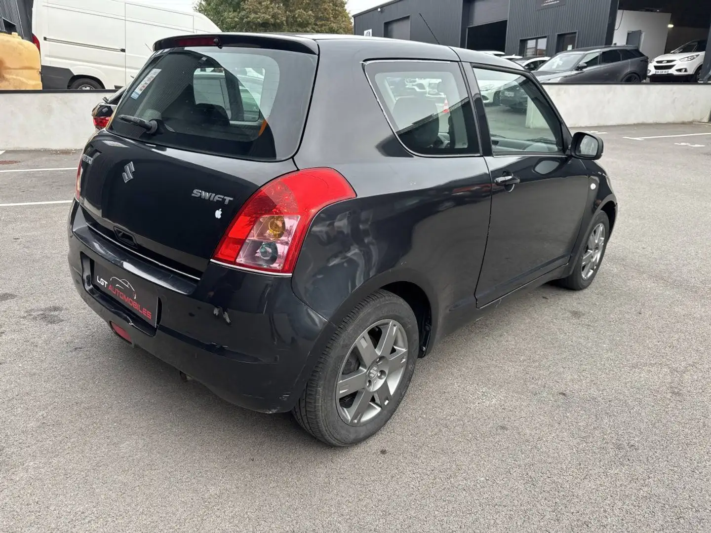 Suzuki Swift II 1.3 VVT GL 3p Zwart - 2