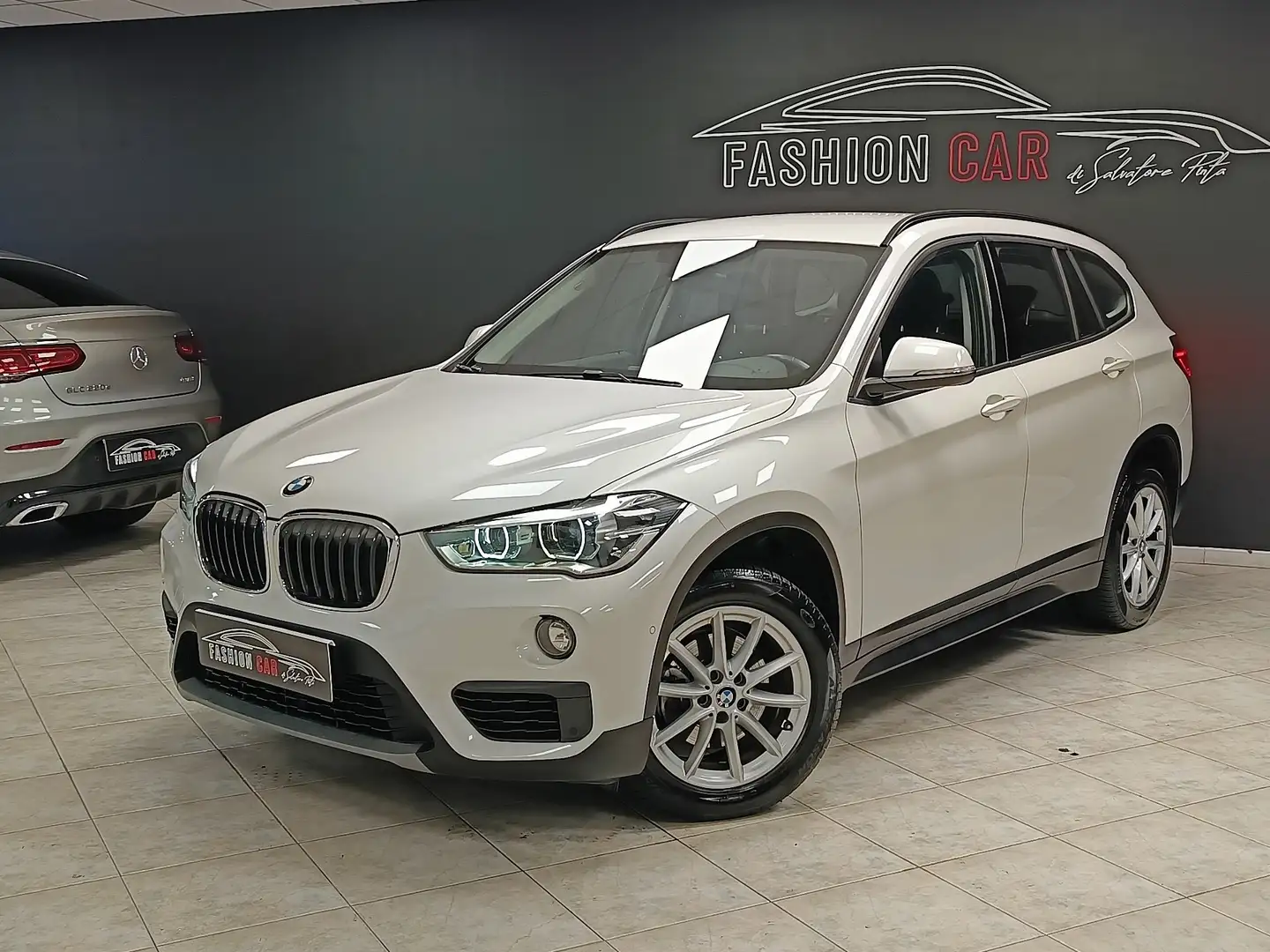 BMW X1 X1 sdrive18d auto my18 Blanco - 1