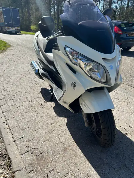 Suzuki Burgman 400 - foto 2