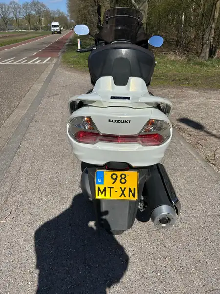 Suzuki Burgman 400 - foto 5