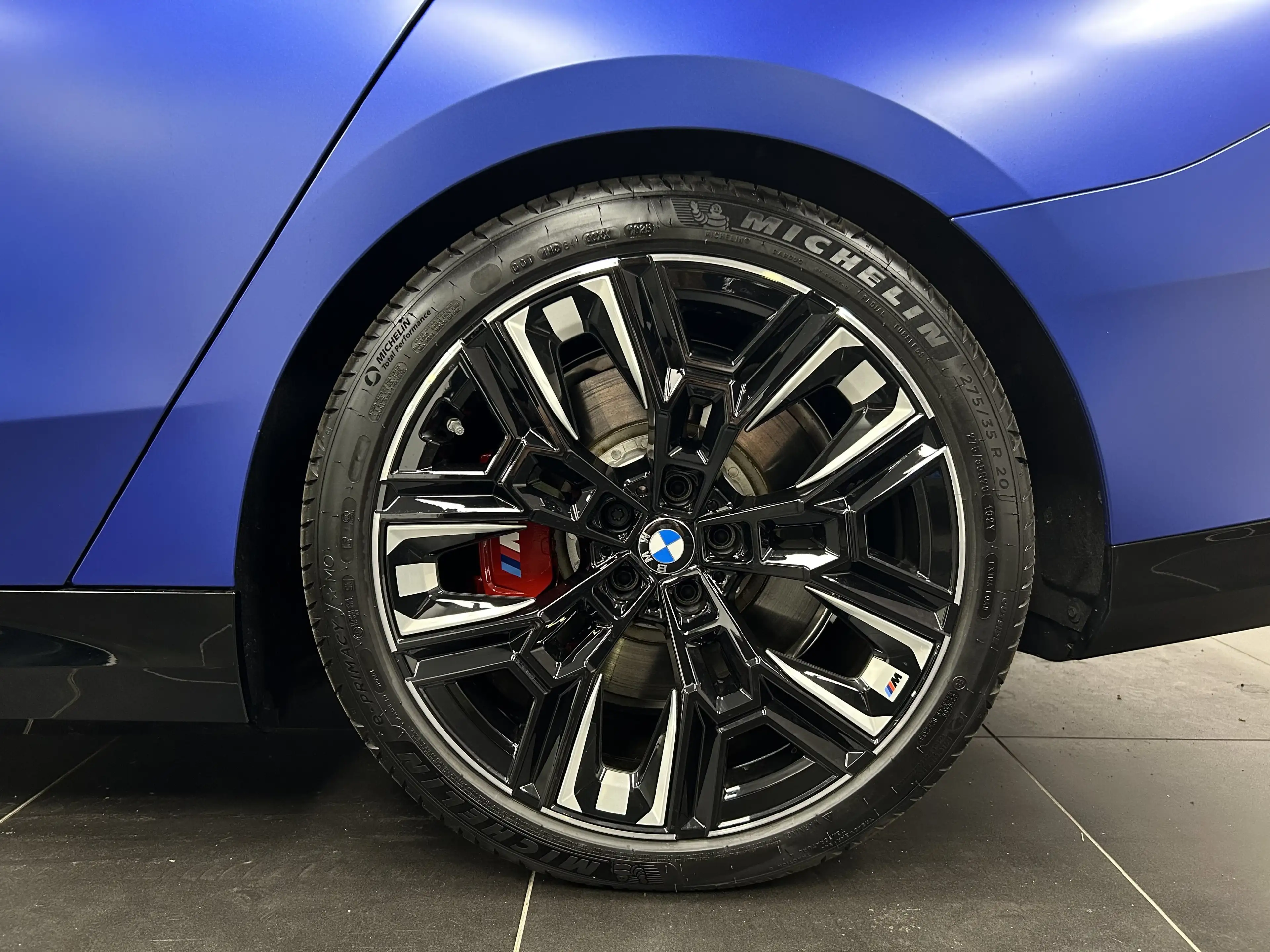 BMW i5 M60 xDrive Touring — photo 6