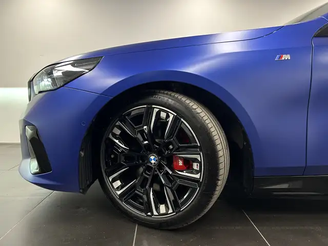BMW I5 view 9