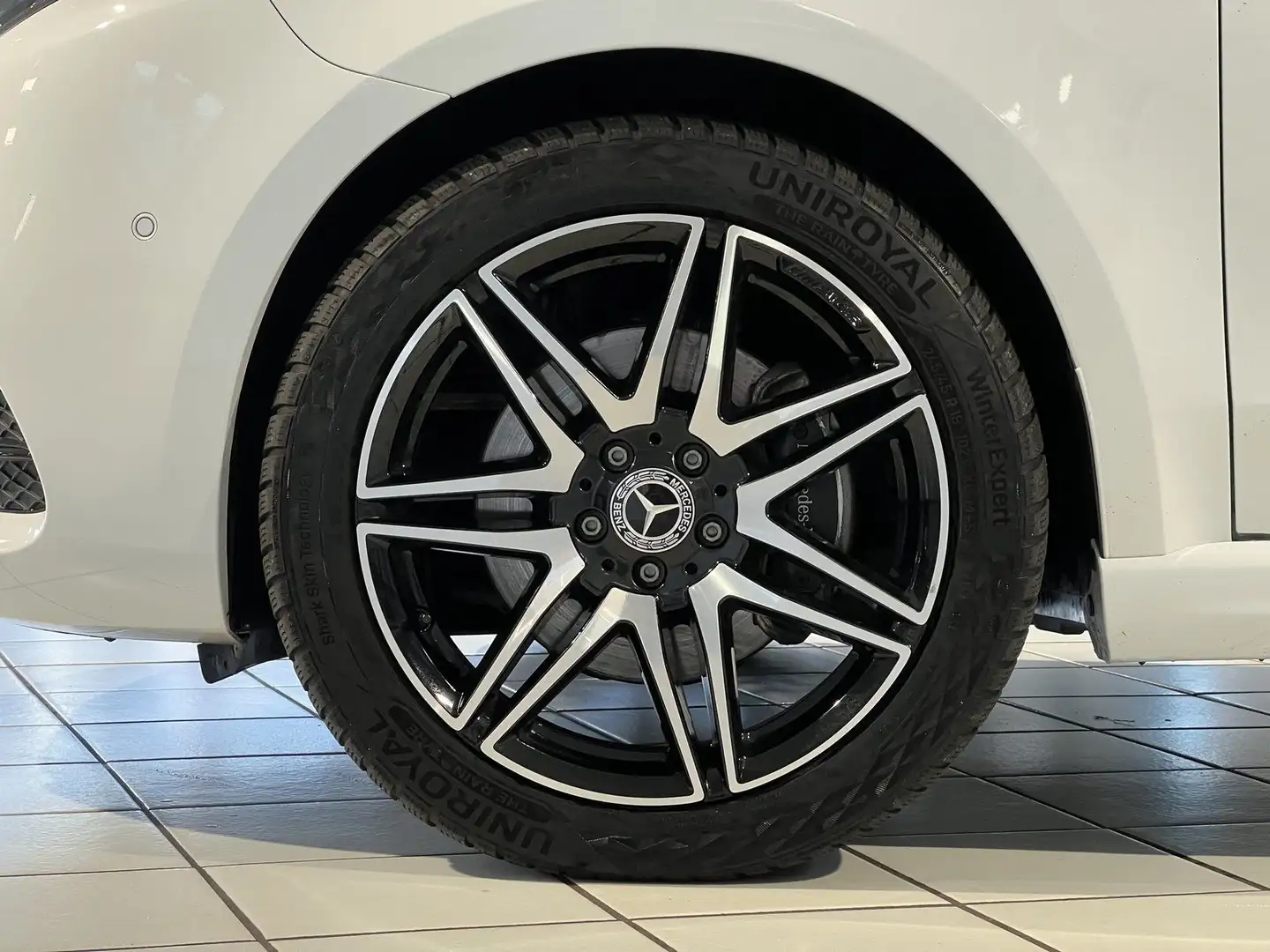 Mercedes-Benz V 300 V300 Avantagrde AMG Edition Tisch-Paket+AIRMATIC Weiß - 2