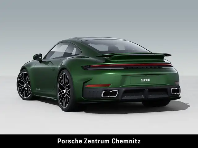 Porsche 911 view 3